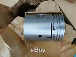 NOS Willys MB Jeep Ford GPW WW2 piston Set. 010 L134 With Gudgeon Pins