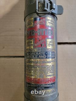 Original 1.5 Quart Fyr Fyter Fire Extinguisher & Bracket WWII MB GPW Jeep Dodge