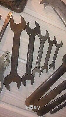 Original WW2 Willys MB Ford GPW JEEP JACK, Barcalo Wrenches Alemite & Toolbag