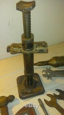 Original WW2 Willys MB Ford GPW JEEP JACK, Barcalo Wrenches Alemite & Toolbag