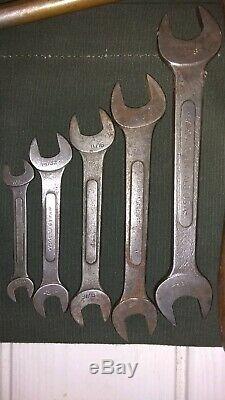 WW2 Vintage Willys MB Ford GPW JEEP JACK, BARCALO WRENCHES TOOL KIT