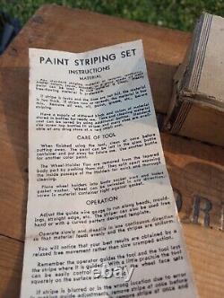 Ensemble de décoration de peinture à rayures vintage des années 1930, découvert dans une grange du marché aux puces, breveté sous le numéro #