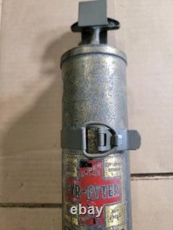 Extincteur de feu Fyr Fyter de 1,5 quart original et support WWII MB GPW Jeep Dodge