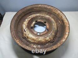 Ford GPW Jeep Willys MB 16 Combat Wheel Original Rim translates to: Ford GPW Jeep Willys MB 16 Roue de combat d'origine