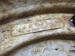 Ford GPW Jeep Willys MB 16 Combat Wheel Original Rim translates to: Ford GPW Jeep Willys MB 16 Roue de combat d'origine