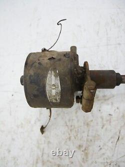Jeep Ford Willys MB GPW Autolite Distributor 4008B CJ2A  <br/>
  <br/>
	Translate to French:  
<br/>
 
Jeep Ford Willys MB GPW Distributeur Autolite 4008B CJ2A