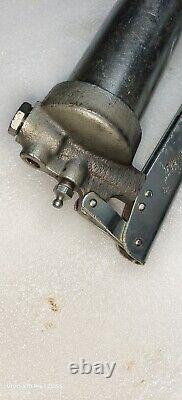 Jeep Willys Mb Ford Gpw WW2 G503 Original Alemite Grease Gun 6593	<br/>
Jeep Willys Mb Ford Gpw WW2 G503 Graisseur Alemite d'origine 6593