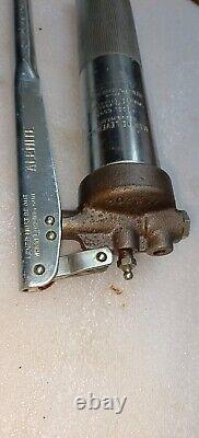 Jeep Willys Mb Ford Gpw WW2 G503 Original F Script Alemite Grease Gun 6593 

<br/><br/>
 	
Traduction en français: Jeep Willys Mb Ford Gpw WW2 G503 Original F Script Alemite Graisseur 6593