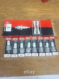 MB GPW Willys Ford WWII Jeep G503 CJ2A CJ3A U. S. Made Champion J8 Spark Plugs 
  <br/>
 
	<br/> Jeep de la Seconde Guerre mondiale MB GPW Willys Ford WWII G503 CJ2A CJ3A Fabriqué aux États-Unis Bougies d'allumage Champion J8