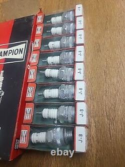 MB GPW Willys Ford WWII Jeep G503 CJ2A CJ3A U. S. Made Champion J8 Spark Plugs
 <br/> 
<br/>Jeep de la Seconde Guerre mondiale MB GPW Willys Ford WWII G503 CJ2A CJ3A Fabriqué aux États-Unis Bougies d'allumage Champion J8