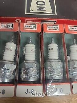 MB GPW Willys Ford WWII Jeep G503 CJ2A CJ3A U. S. Made Champion J8 Spark Plugs<br/> 	
 	<br/>
Jeep de la Seconde Guerre mondiale MB GPW Willys Ford WWII G503 CJ2A CJ3A Fabriqué aux États-Unis Bougies d'allumage Champion J8