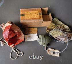 NOS Guide 12 Volt Blackout Marker Light Part# 917076 WW2 Willys MB Ford GPW Jeep
Le phare de balisage 12 volts NOS Guide Part# 917076 pour Jeep WW2 Willys MB Ford GPW