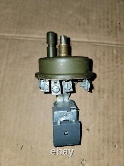 Notre interrupteur de lumière rotatif Delco Remy pour Ford GPW GPA Willys MB Jeep C-136186 G503