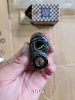 Notre serrure de roue de secours Willys Overland pour MB Ford GPW & CJ2A M38 Jeep Part# 670343