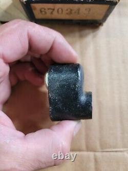 Notre serrure de roue de secours Willys Overland pour MB Ford GPW & CJ2A M38 Jeep Part# 670343