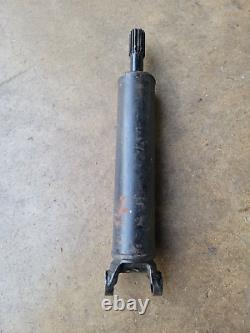 Notre tube épais d'arbre d'entraînement de l'hélice arrière pour la Jeep G503 Willys MB et Ford GPW de la Seconde Guerre mondiale.