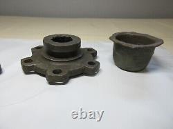Paire de flasques d'entraînement de moyeu marquées F pour essieu avant de Jeep Ford GPW avec bouchon anti-poussière - Original