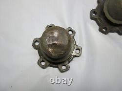 Paire de flasques d'entraînement de moyeu marquées F pour essieu avant de Jeep Ford GPW avec bouchon anti-poussière - Original