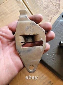 Plaque supérieure de transmission T84 et levier de vitesse de la Jeep Willys MB Ford GPW de la Seconde Guerre mondiale T84A-148 G503