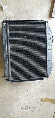 Radiateur Pour Jeep Willys MB / Ford Gpw Revisées Radiatore Jeep Willys MB / Ford Gpw