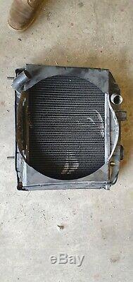 Radiateur Pour Jeep Willys MB / Ford Gpw Revisées Radiatore Jeep Willys MB / Ford Gpw